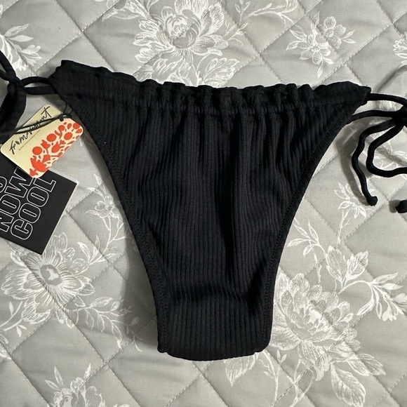 Free People IT’S NOW COOL The Frill Tie Eco Bikini Bottom, Size Medium (v) - Picture 14 of 14